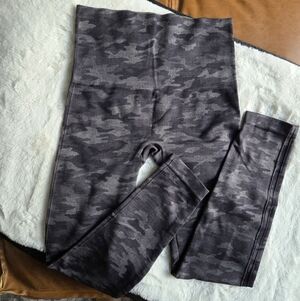 Spanx Look At Me Now Gray Camo Leggings Size Large